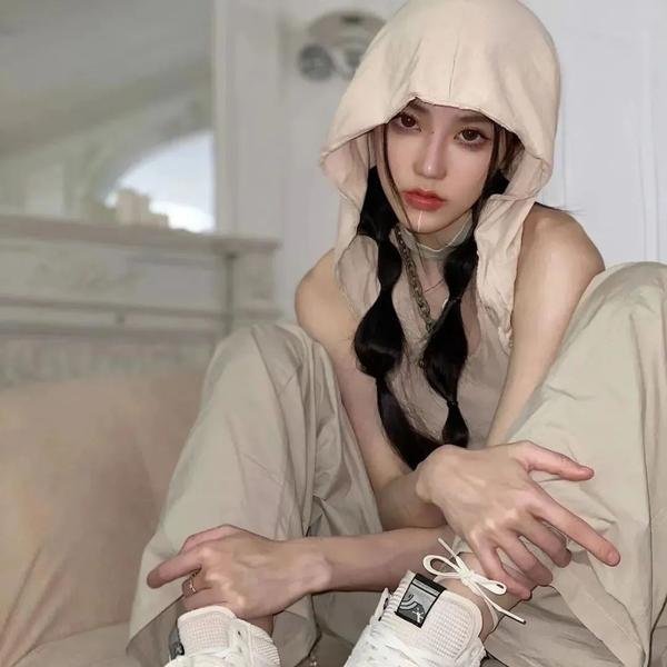 魔女与使魔封面